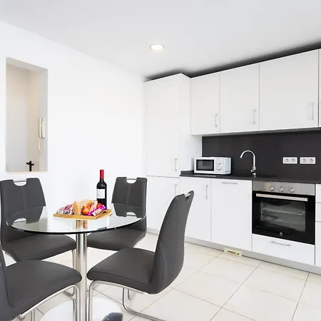 Adosado Con Piscina Privada, Terrazas - 2 Y Aire Acondicionado - Casa Peters
