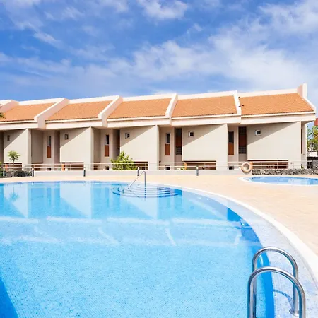 Vakantiehuis Adosado Con Piscina Privada, Terrazas - 2 Y Aire Acondicionado - Casa Peters *